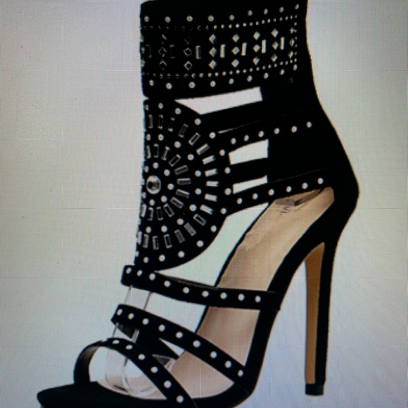 Shoes - Picture 14 of 15